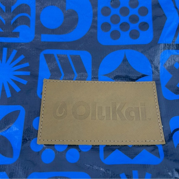 OluKai Travel Bag - Picture 2 of 7